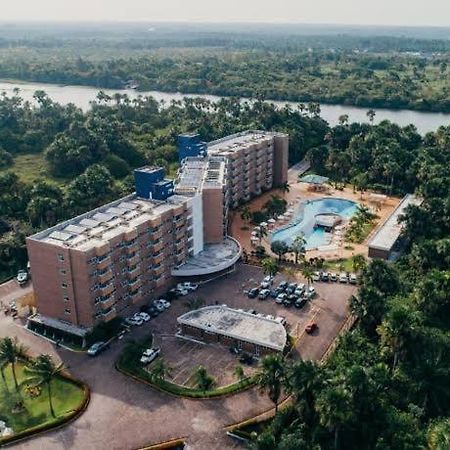 Apartamento Em Resort 巴雷里尼亚斯 外观 照片