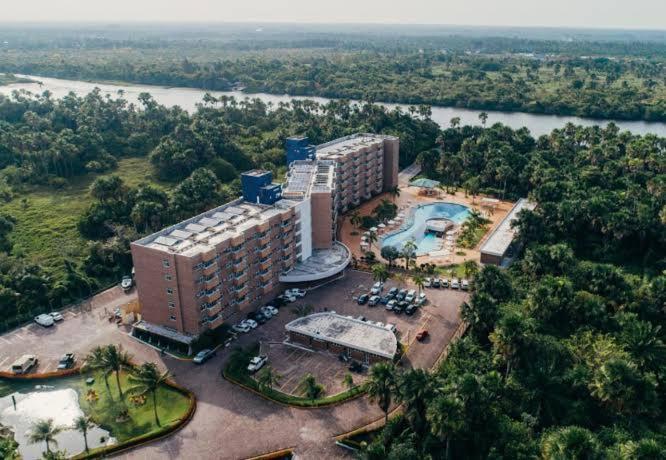 Apartamento Em Resort 巴雷里尼亚斯 外观 照片